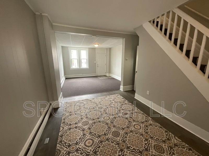 277 Union St - Photo 3 of 9