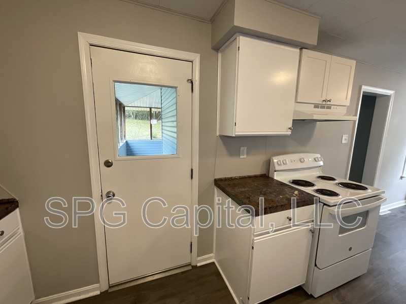 47 E North St - Photo 2 of 10