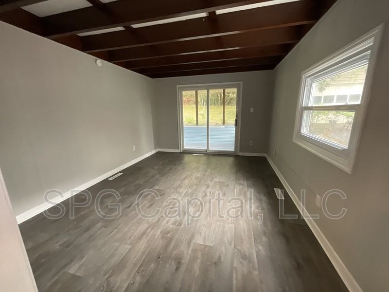 47 E North St - Photo 6 of 10