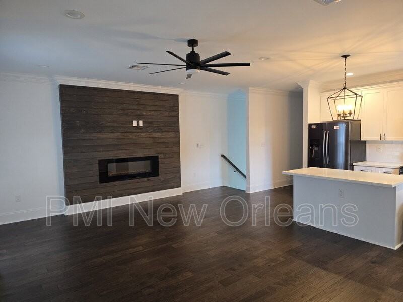 2625 Banks St - Photo 3 of 20