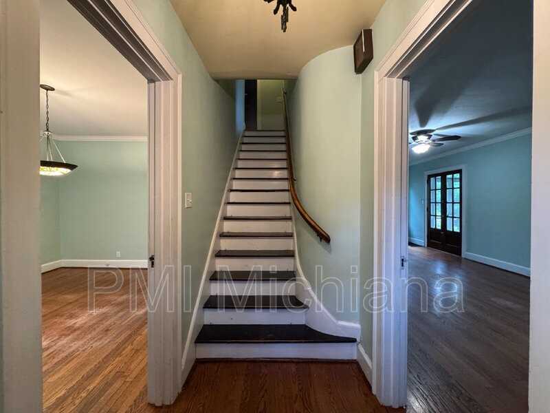 1151 Hillcrest Rd - Photo 2 of 27