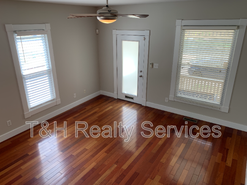 1820 East 12th Street - Photo 2 of 24