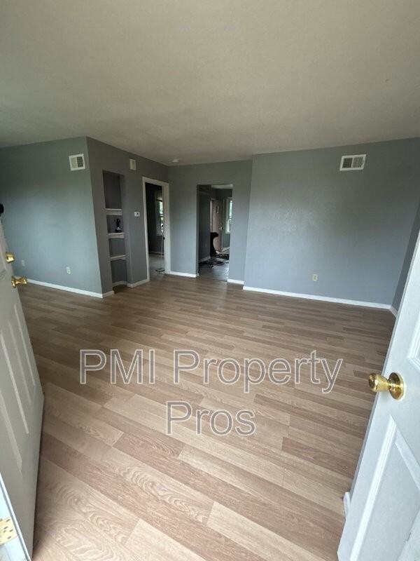 6712 W Villard Ave - Photo 7 of 10