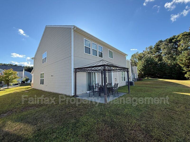 127 Rosebud Ln - Photo 2 of 4