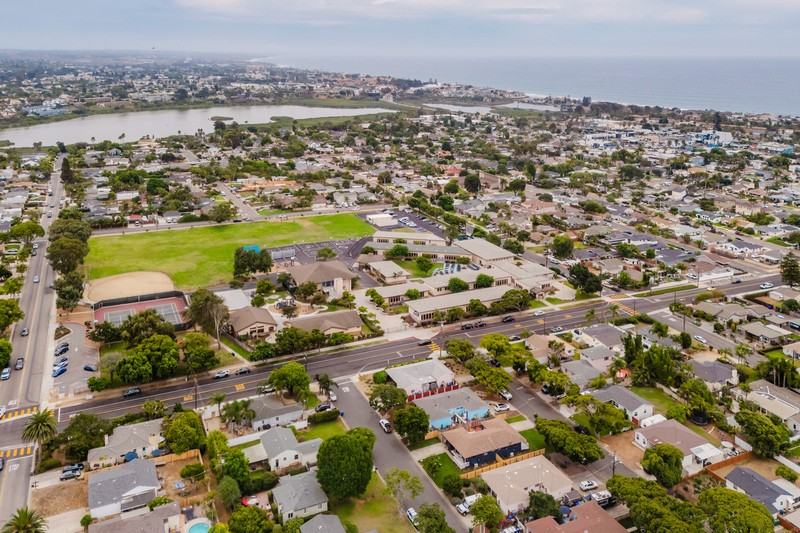 1734 Serrano St - Photo 2 of 26