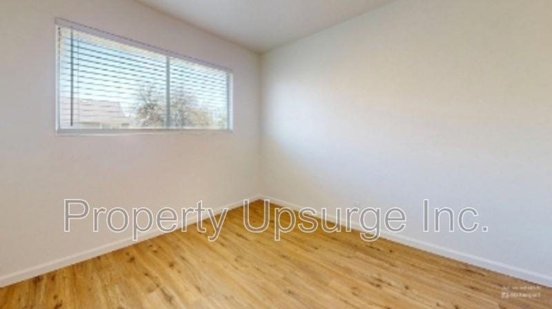 1558 Bridge St #21 - Photo 6 of 12