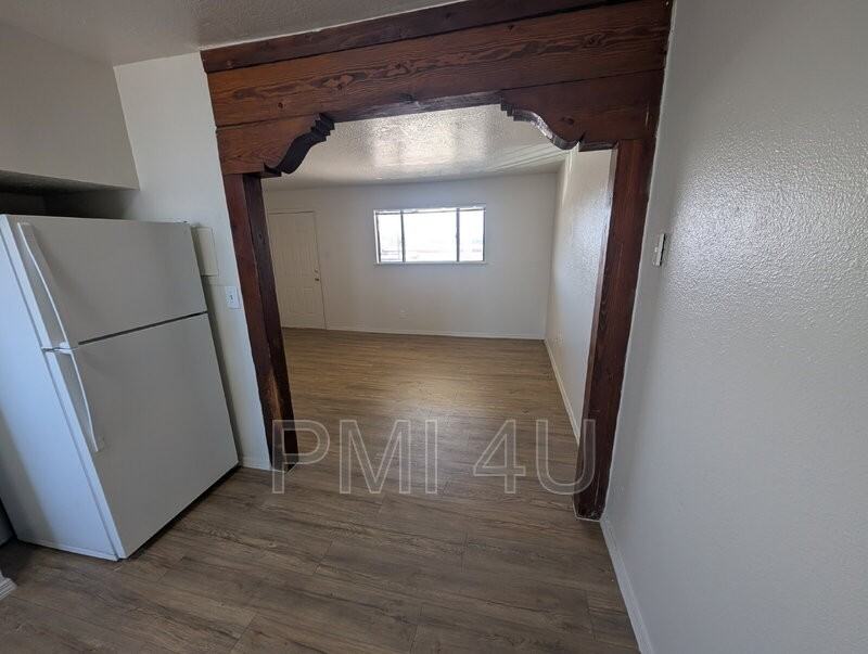 118 S Main St - Photo 6 of 16