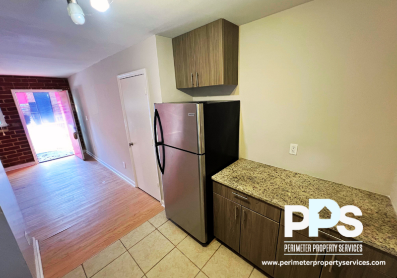 221 Lampkin St Ne #04 - Photo 3 of 19