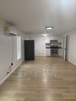 featured image of 619 E Pierce Ave