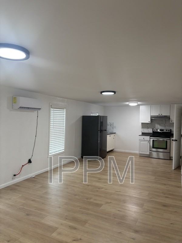 619 E Pierce Ave - Photo 2 of 4