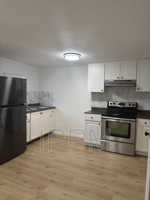 619 E Pierce Ave - Photo 3 of 4