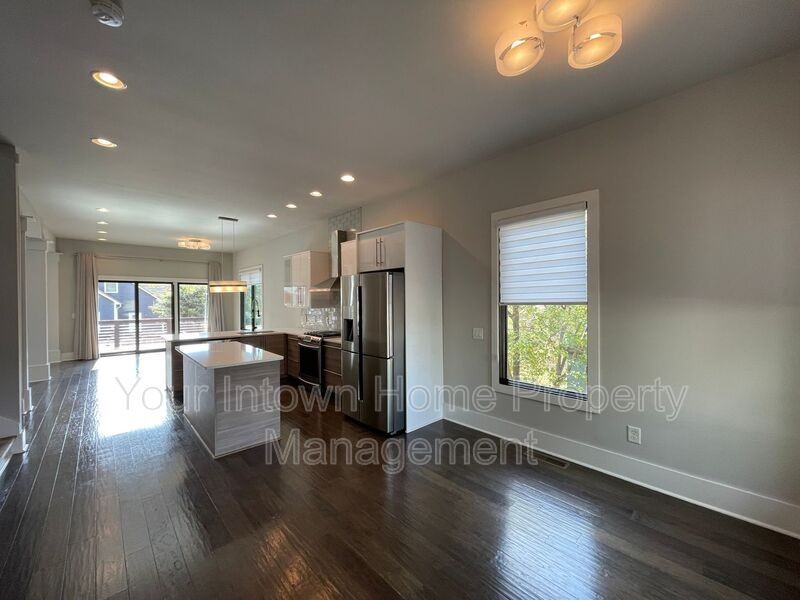 213 South Ave Se - Photo 3 of 37