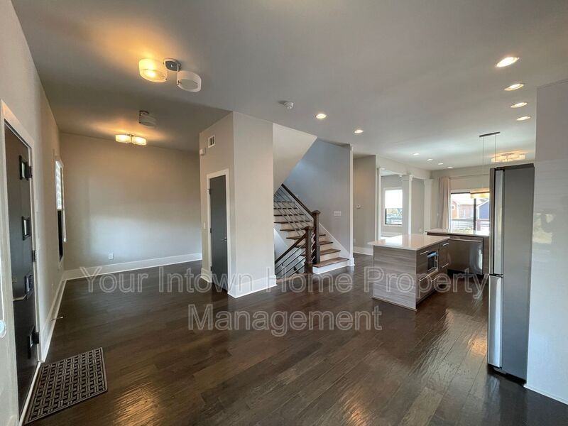 213 South Ave Se - Photo 4 of 37