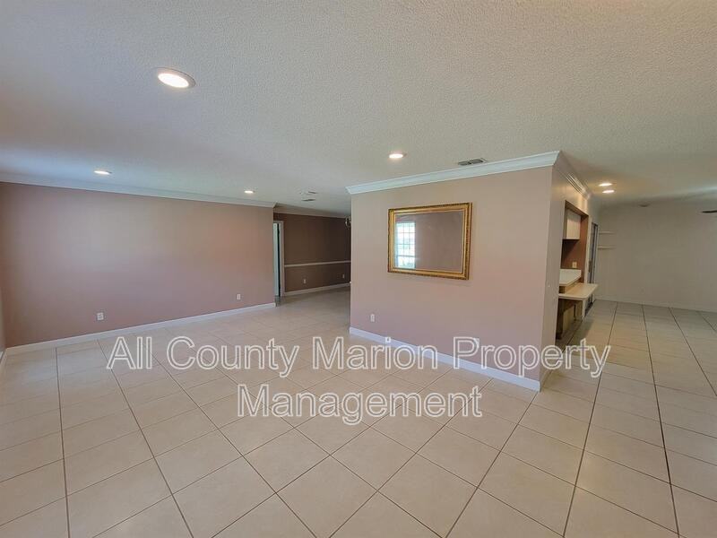 5460 Southeast 22nd Place - Photo 2 of 20