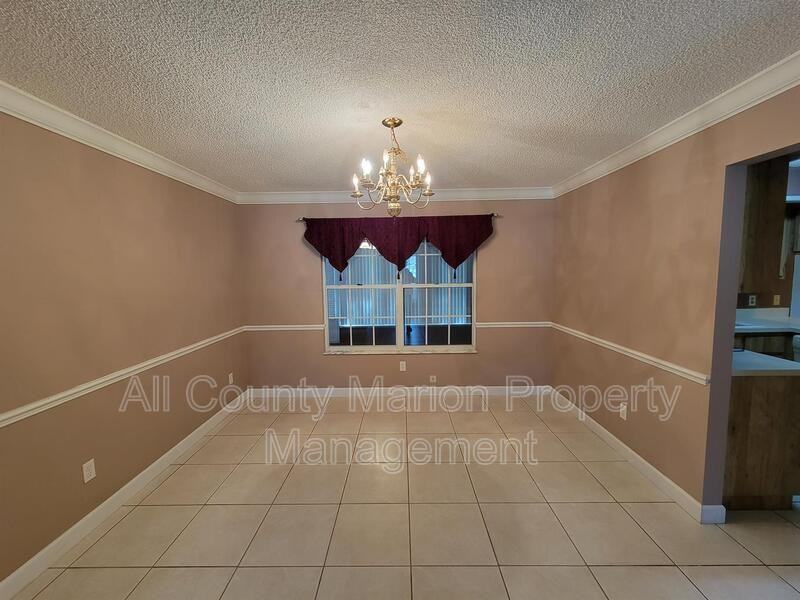 5460 Southeast 22nd Place - Photo 3 of 20