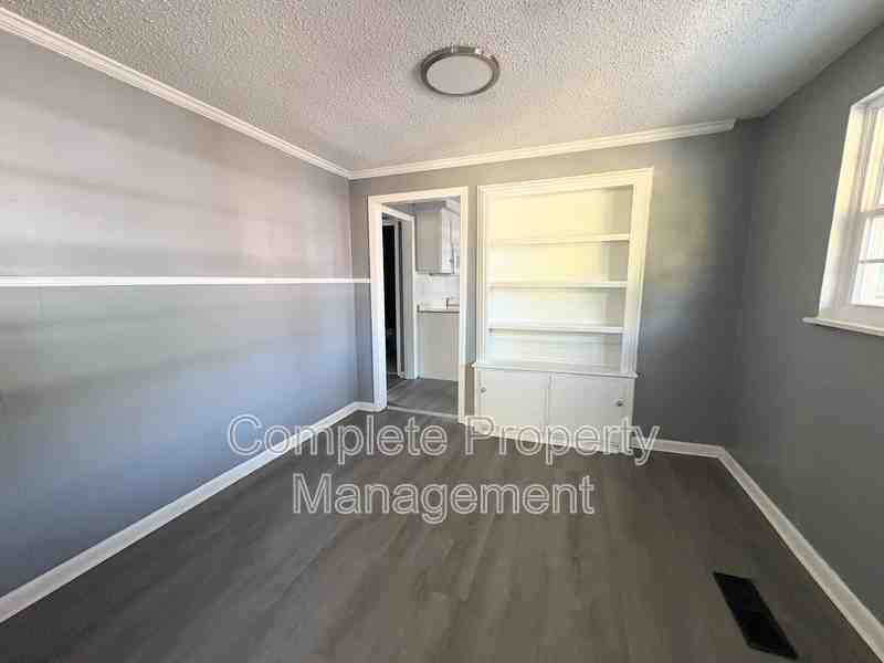 3533 Jefferson Ave Sw - Photo 4 of 13