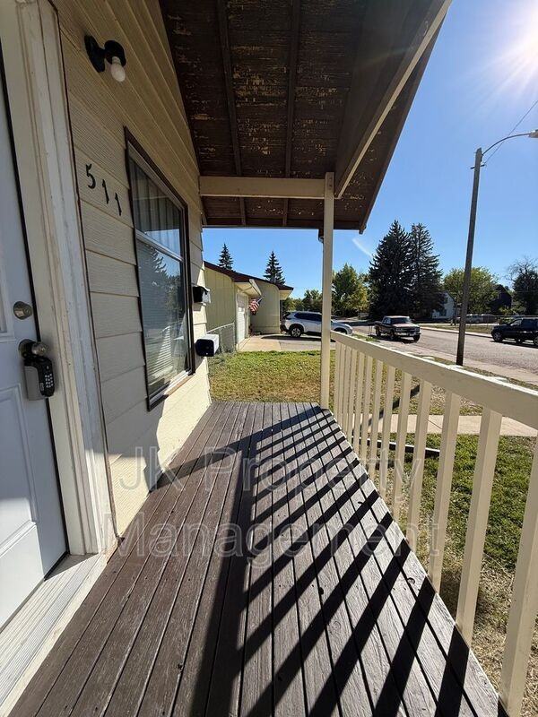 511 33rd St N - Photo 2 of 22