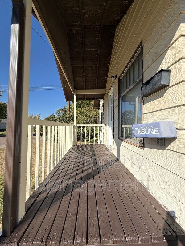511 33rd St N - Photo 3 of 22