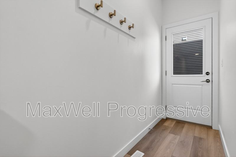 7724 Avenue #BS - Photo 3 of 27