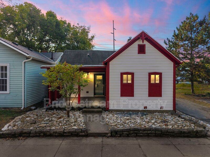 1620 E 4th St - Photo 2 of 34