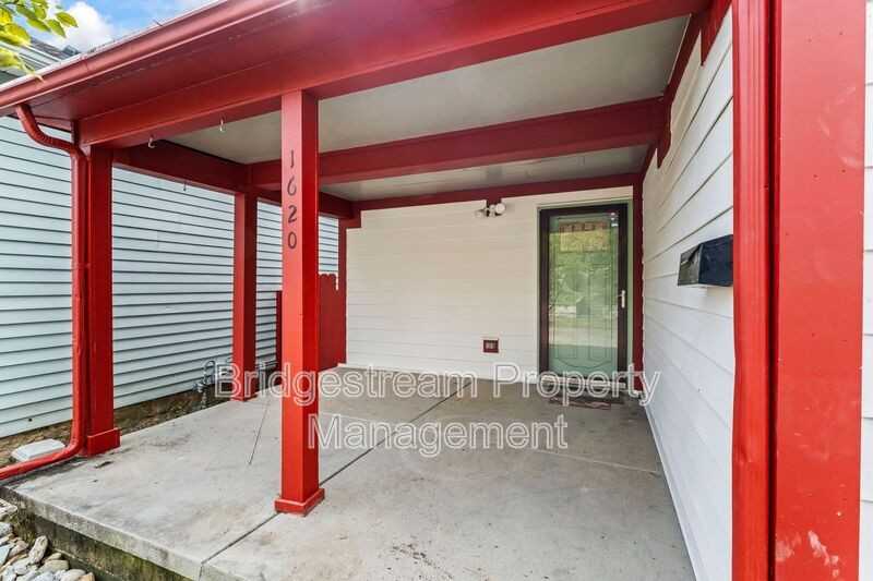 1620 E 4th St - Photo 3 of 34
