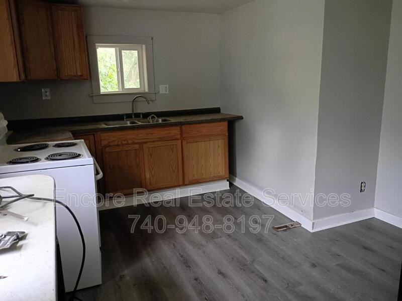 138 Orchard St #A - Photo 7 of 10