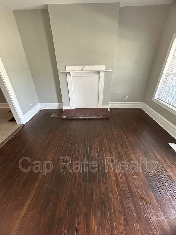 807 E 2nd Ave - Photo 3 of 14