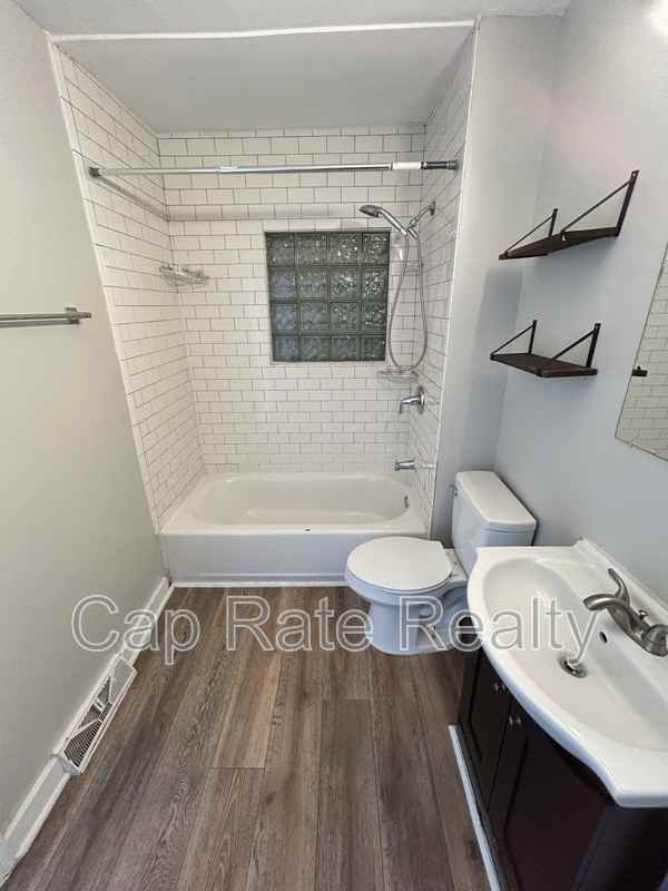 807 E 2nd Ave - Photo 6 of 14