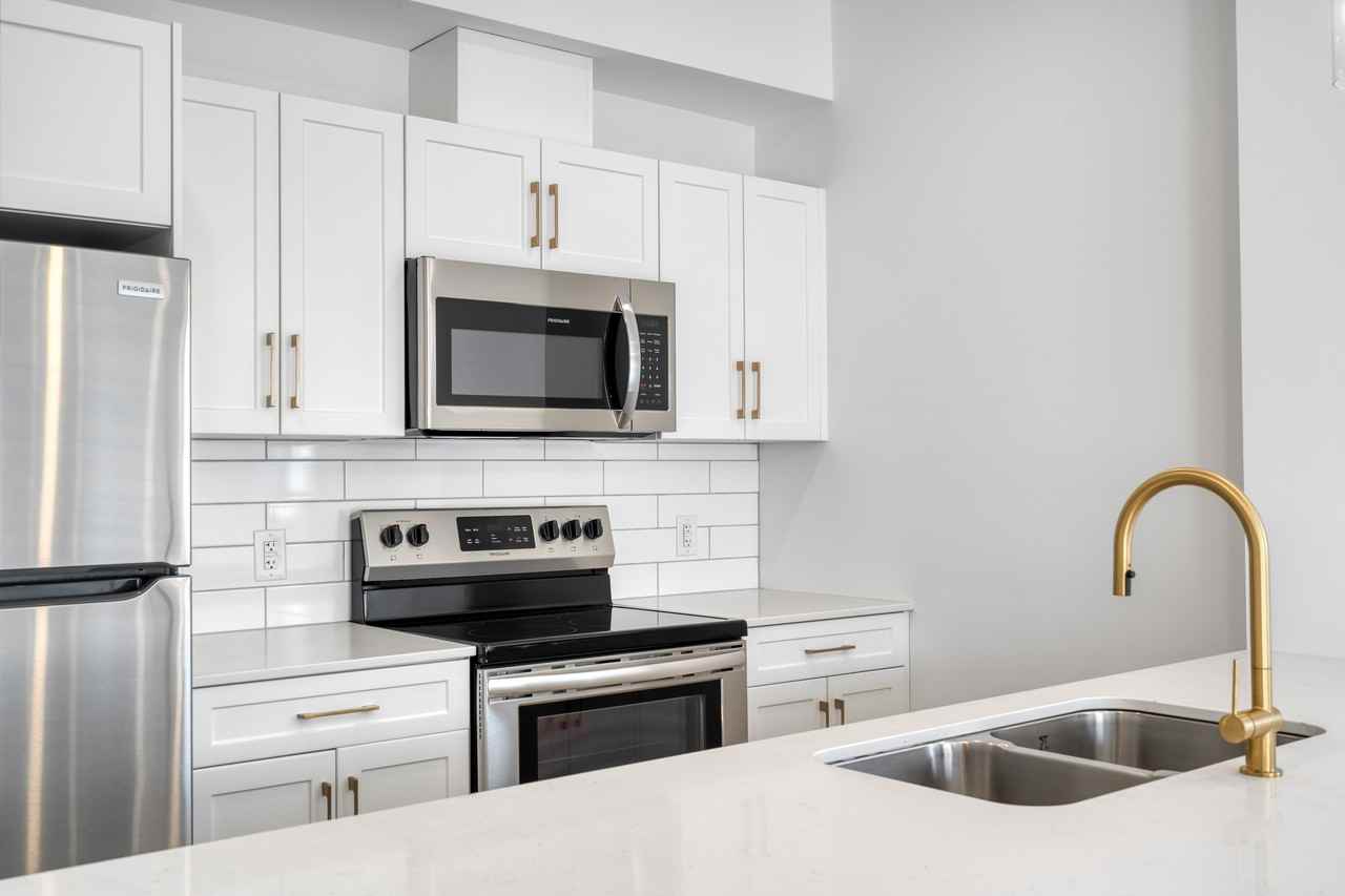 196 Colony Street - Photo 6 of 23