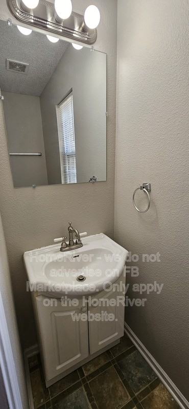 2484 Summerwood Ln - Photo 3 of 16