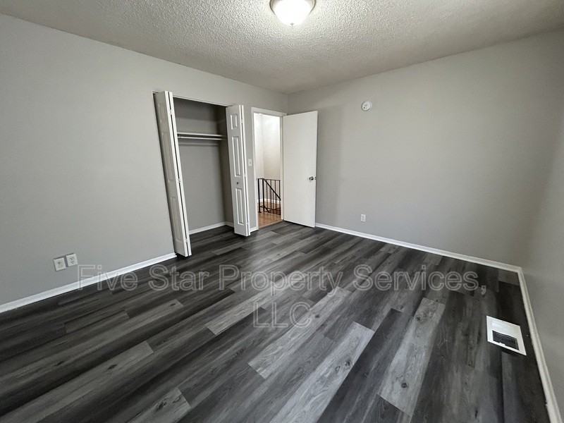 110 W Lake Shore Dr #20 - Photo 7 of 17