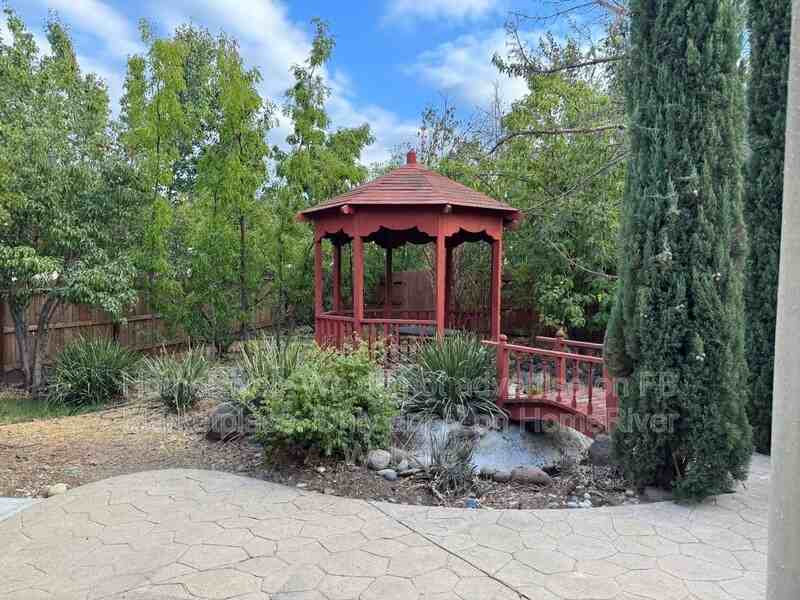 2204 Citrine Way - Photo 4 of 11