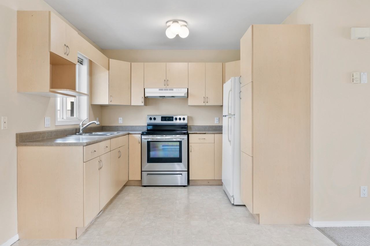 33 Fourth Avenue North - Photo 6 of 16