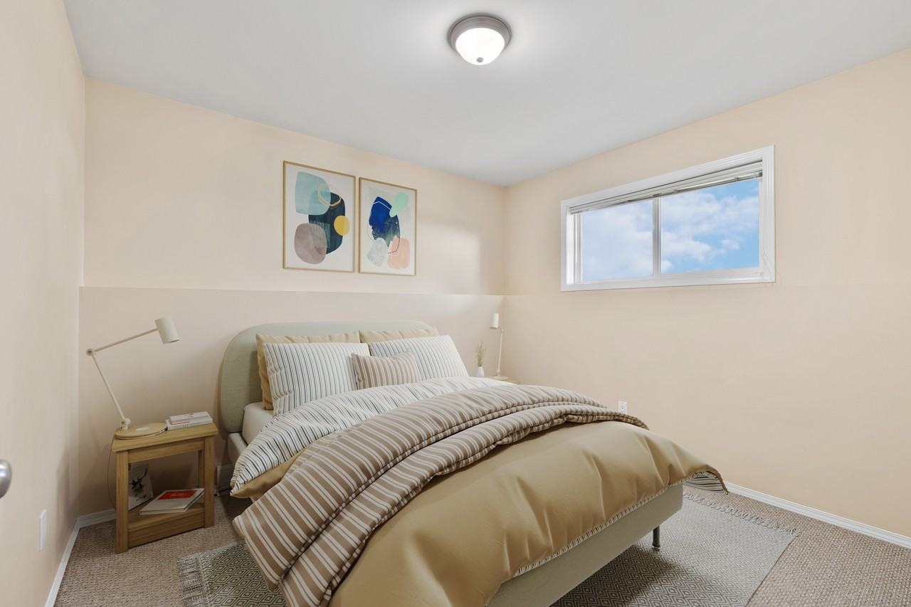 33 Fourth Avenue North - Photo 4 of 16