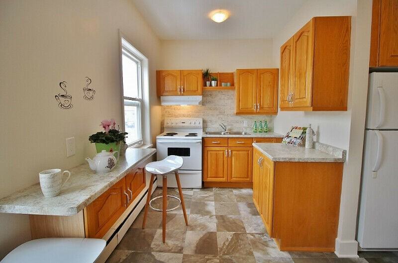 21 Queenston Street - Photo 3 of 8