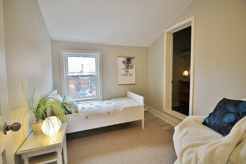 21 Queenston Street - Photo 6 of 8