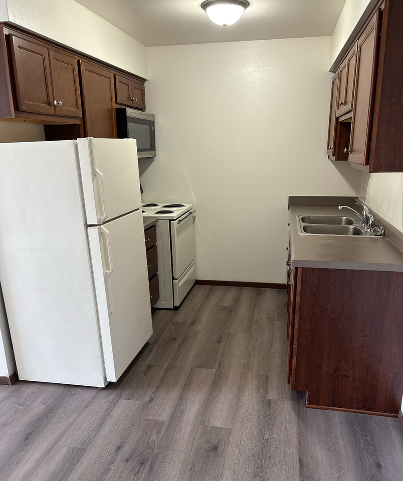 309 - Hospital Dr. - Photo 2 of 4