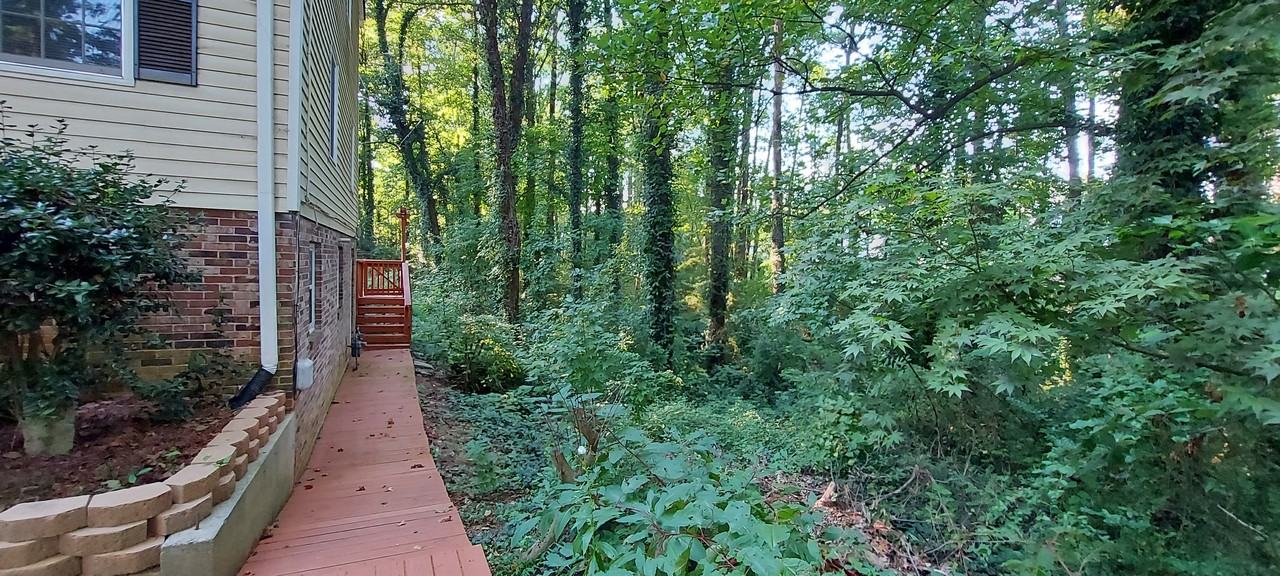 1121 Hershey Drive - Photo 7 of 40