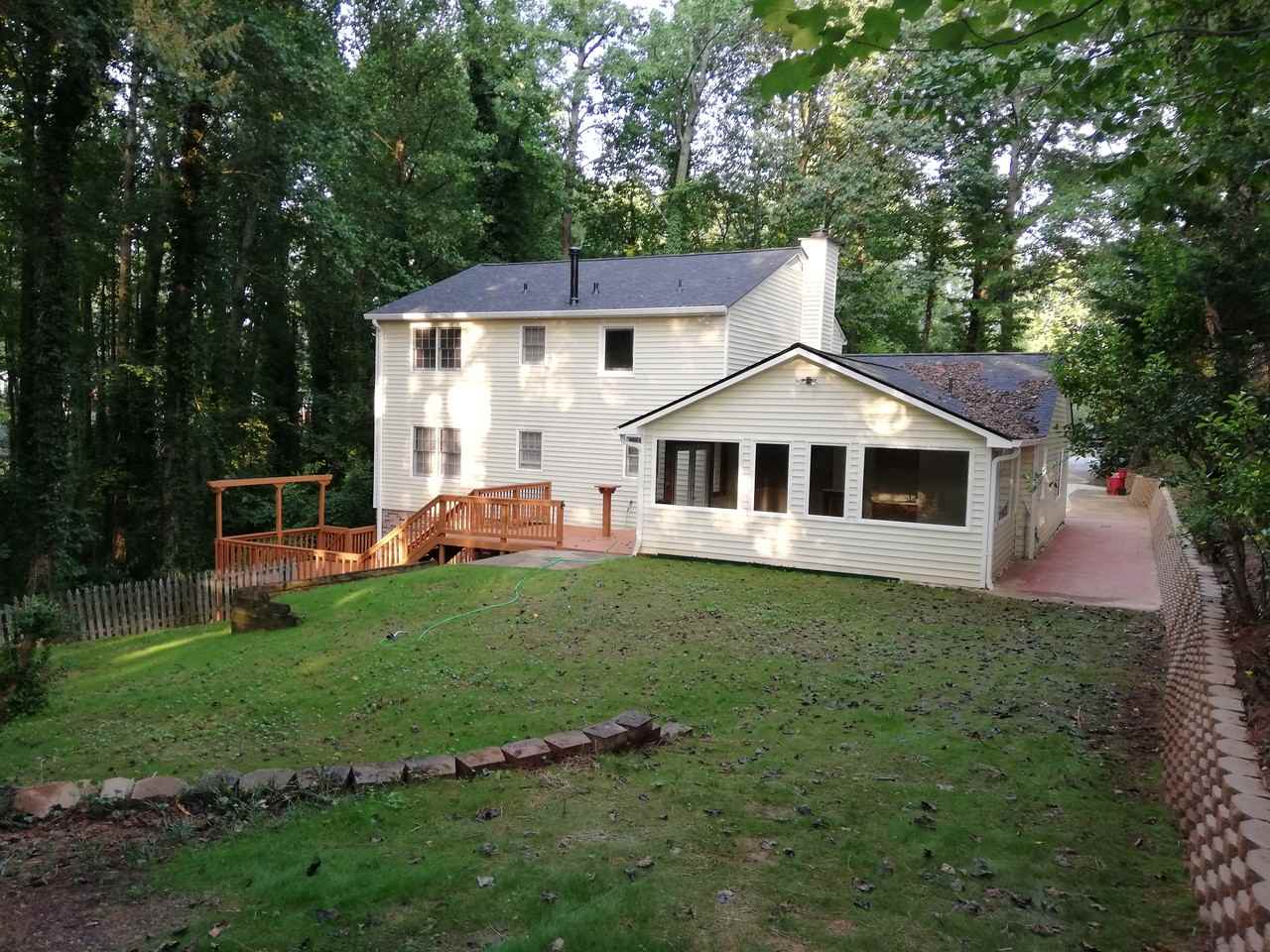 1121 Hershey Drive - Photo 4 of 40