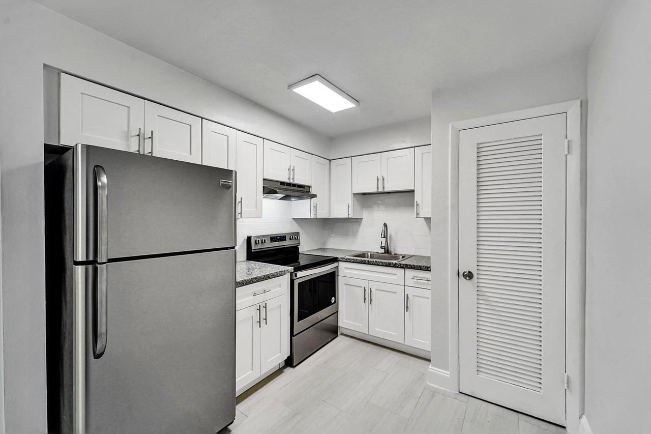 Centro Apartments - Photo 4 of 26