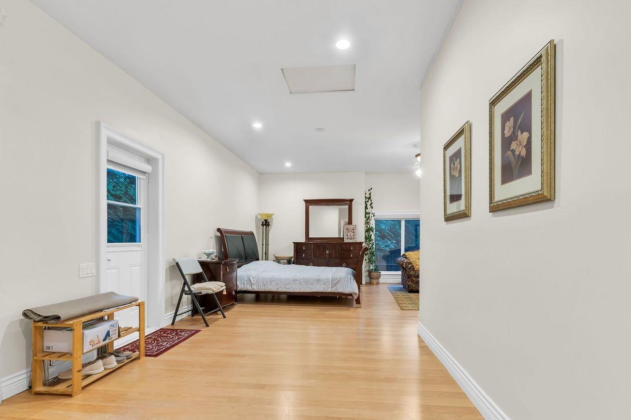 12682 55 A Avenue - Photo 2 of 34