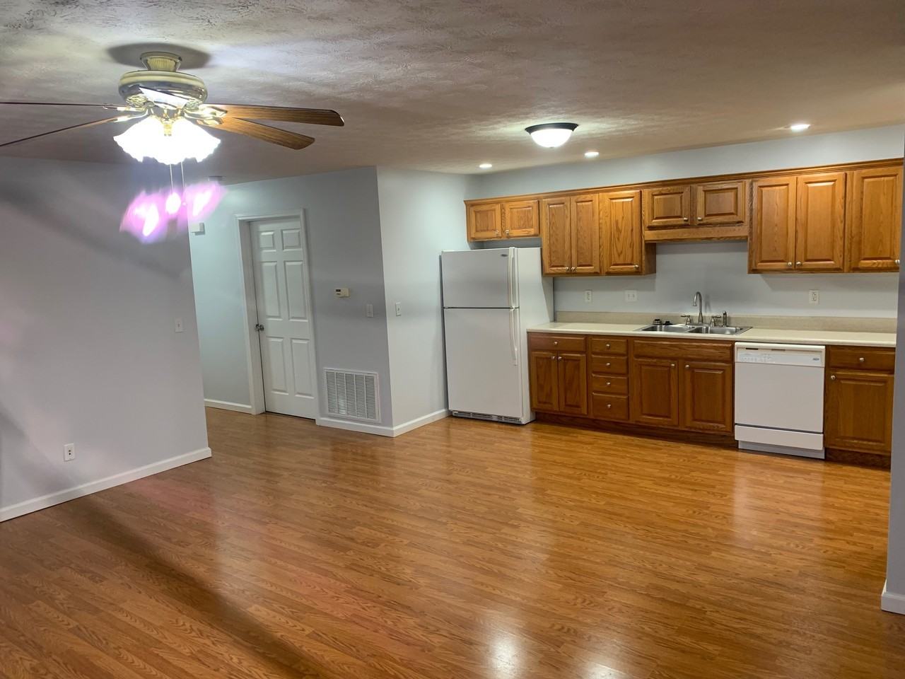 624 McCLUNG AVE - Photo 2 of 12