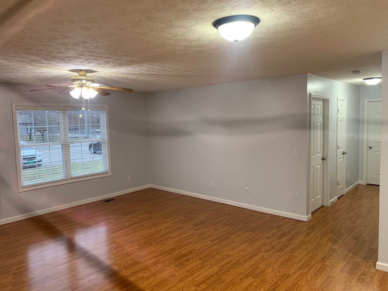 624 McCLUNG AVE - Photo 3 of 12