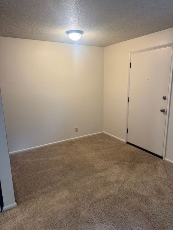 Willamette Court - Photo 6 of 35