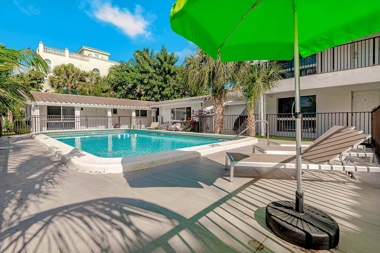 421 Sunset Drive - Photo 6 of 20