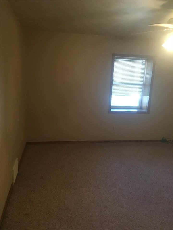 534 West Main Street - Photo 5 of 12