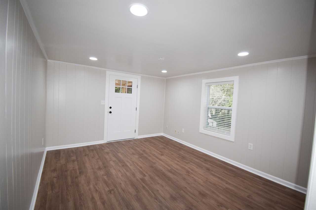 5816 Robinson Street - Photo 7 of 9