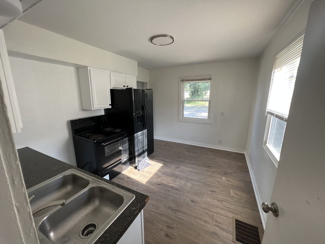 2708 West Franklin Street - Photo 2 of 8