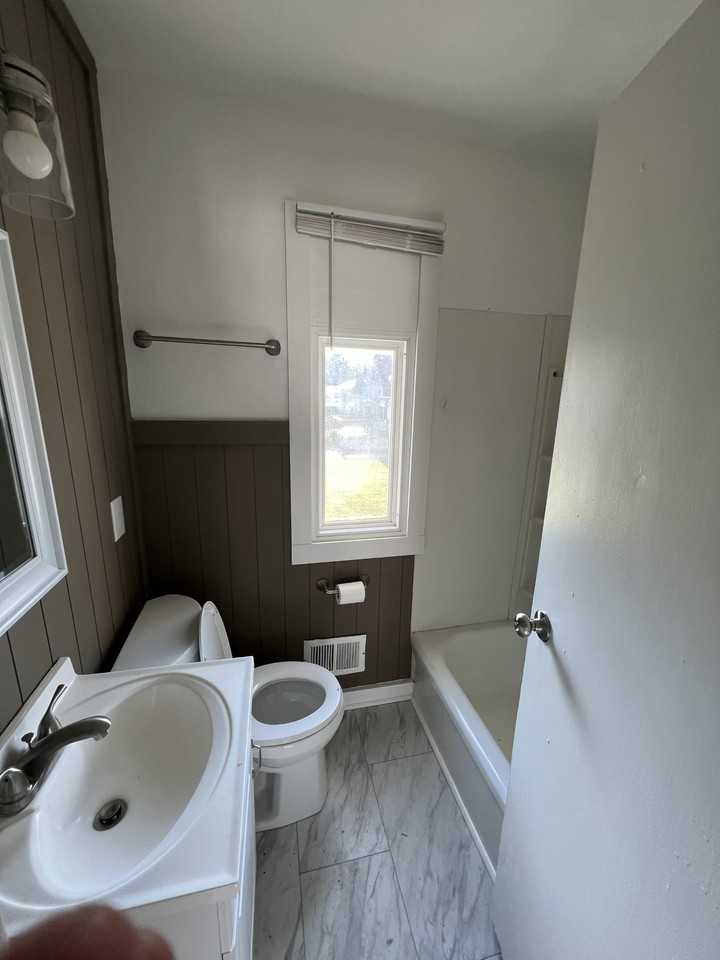 2708 West Franklin Street - Photo 7 of 8