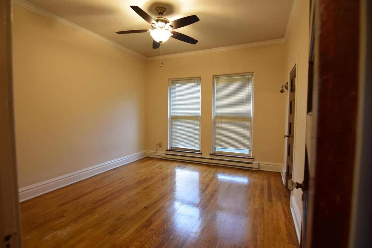 Greystone Court Apartments - Photo 2 of 25